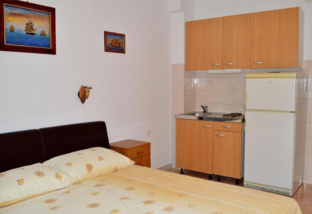 Apartmani Peko Pag Town Zewnętrze zdjęcie