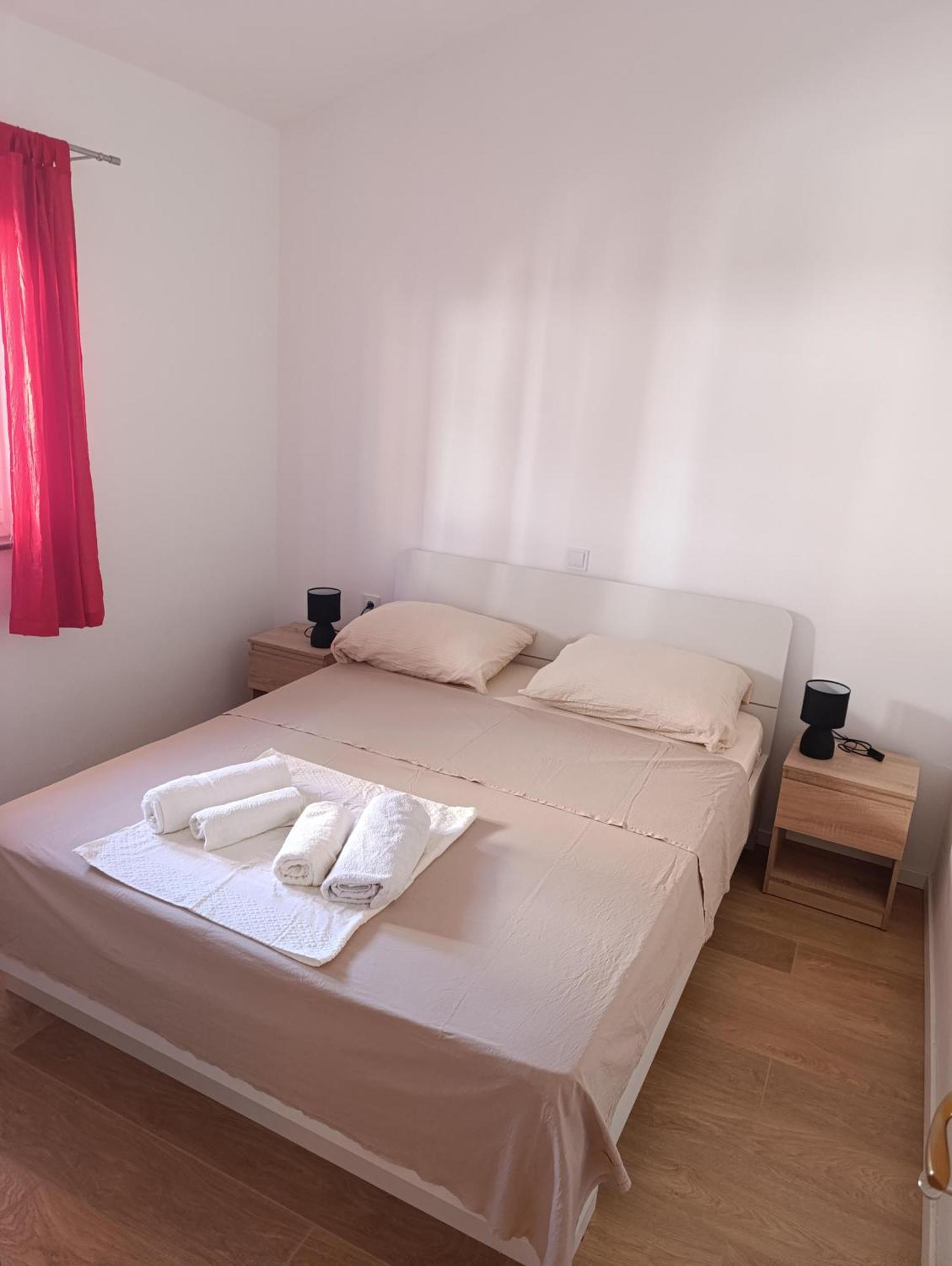 Apartmani Peko Pag Town Zewnętrze zdjęcie