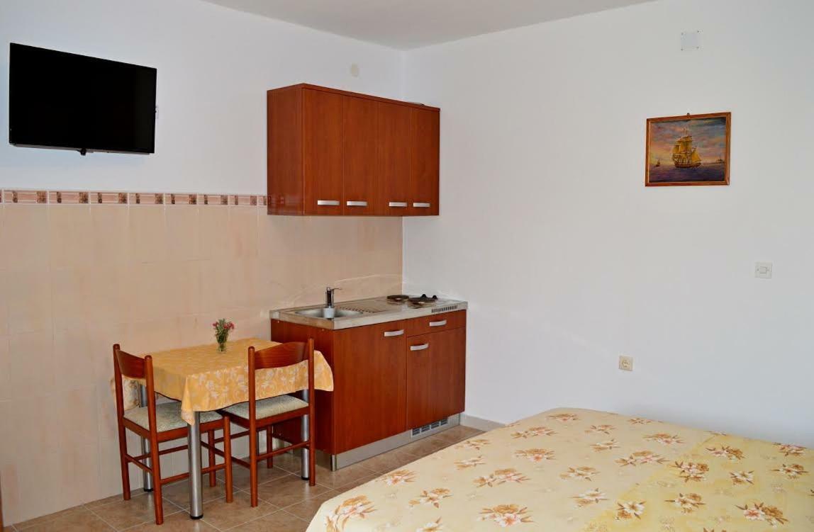 Apartmani Peko Pag Town Zewnętrze zdjęcie